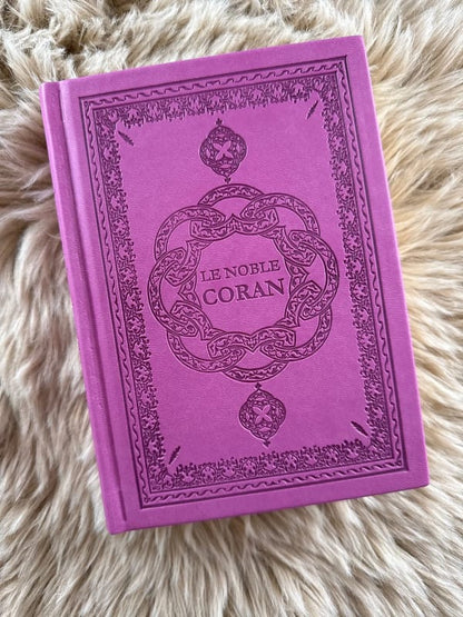 Le Noble Coran ( arabe / français / phonétique ) couleur mauve &#8211; taille moyenne &#8211; format poche