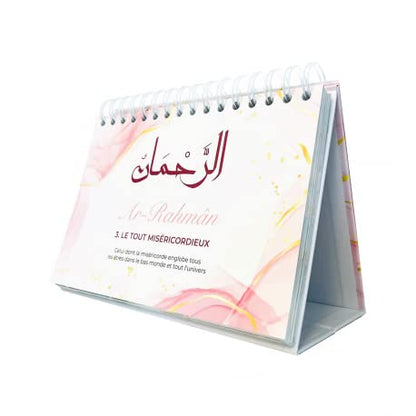 99 Noms d’Allah – Mieux Le connaître pour mieux L’adorer Calendrier chevalet – Rose – Éditions Al - Hadith - KokechliAl Hadîth