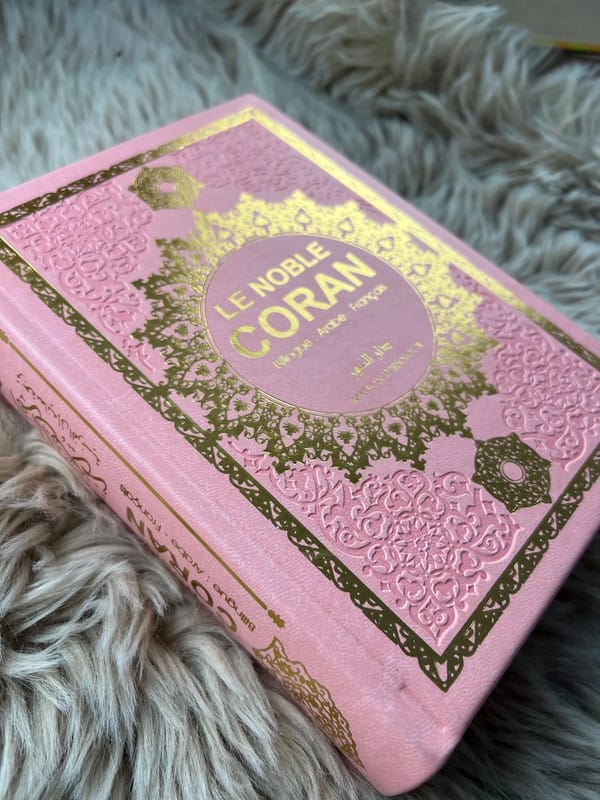 Le Noble Coran Bilingue 20*14 cm en Arabe et Français | Rose Pâle & Doré - KokechliMa boutique