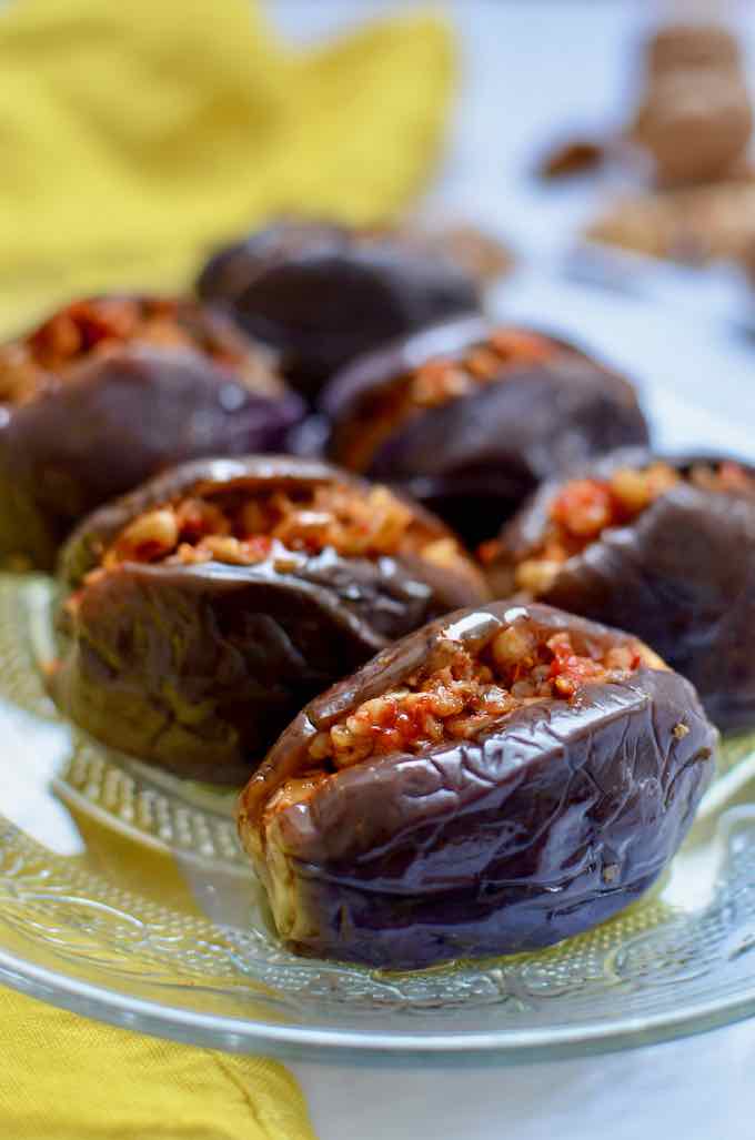 Makdous Durra – Aubergines farcies aux noix & piment 600g - Kokechli Durra